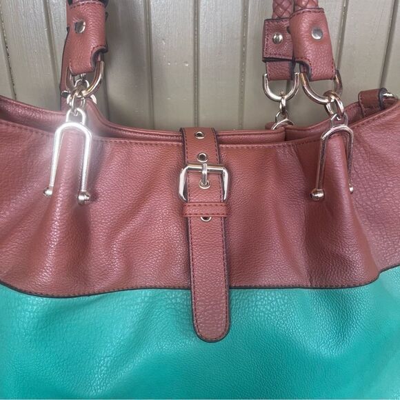 Black Rivet Color-block Green / Tan Faux Leather Bucket Shoulder Bag - Picture 3 of 13